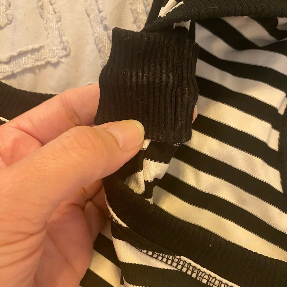 Sharagano Y2K Medium Black and White Striped Bare Shoulder Grunge Goth Tank Top